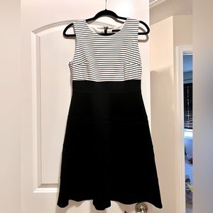 NWOT TOMMY HILFIGER Womens Scuba Crepe Swing Knit Stripe Patterned Dress Size 6